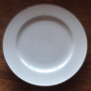 7 Vintage Dinner Plates White w/Gold Trim